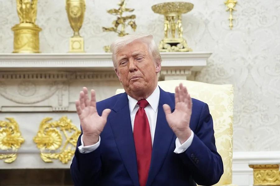 Trump reaviva disputa
