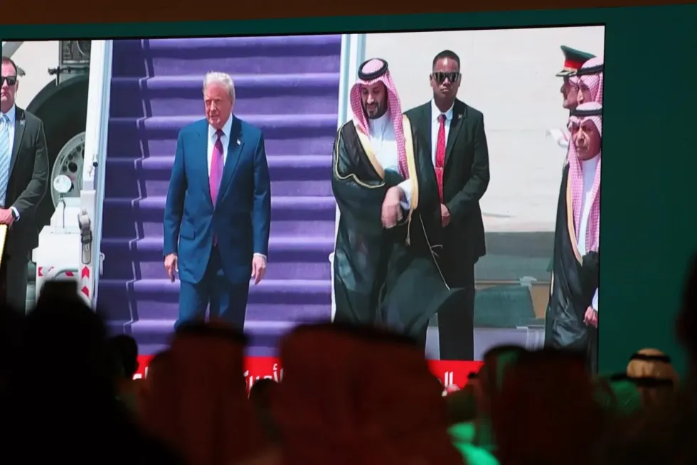 Trump sella histórico acuerdo de defensa con Arabia Saudita
