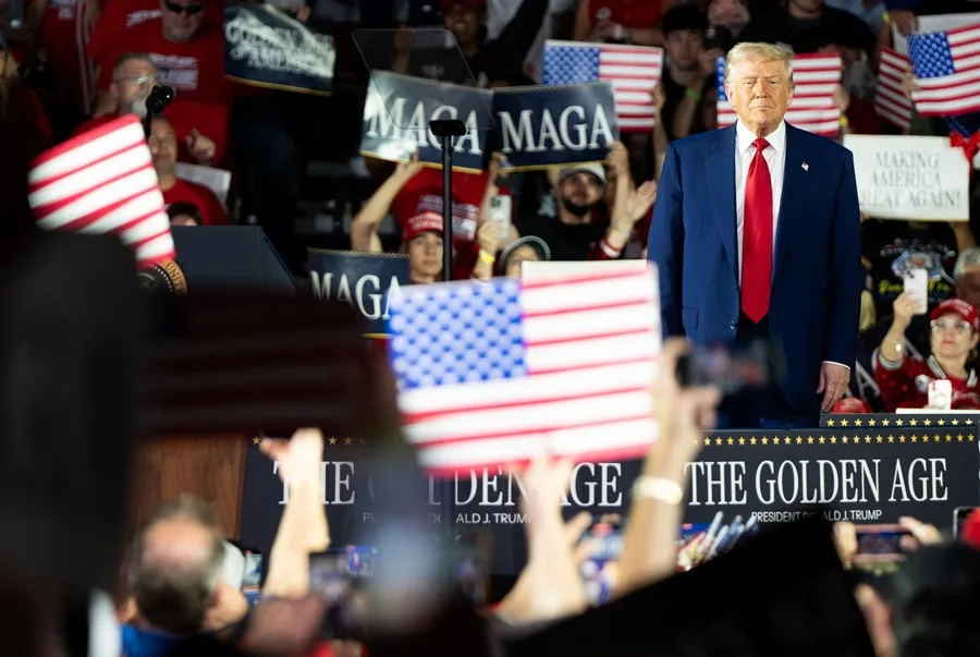Trump transforma feriados militares para destacar victorias bélicas de EE.UU.