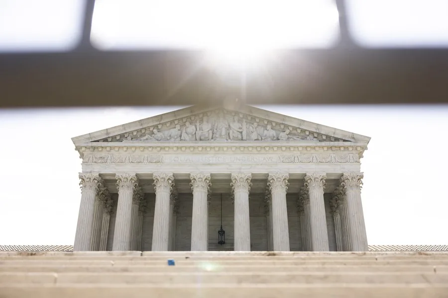 Washington frena al Colegio de Abogados