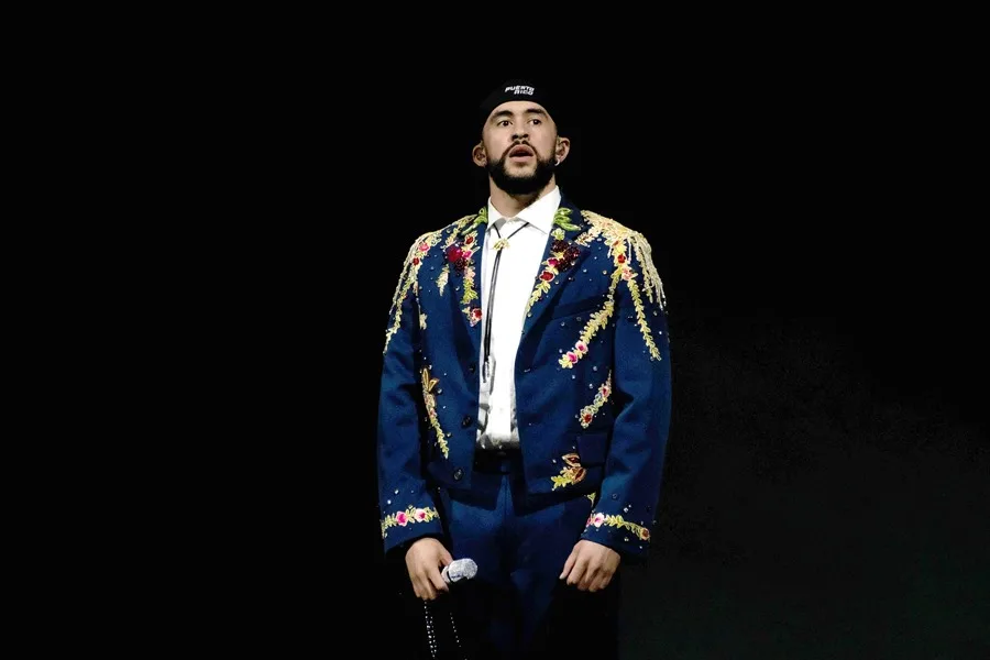 ¡De vuelta al cine! Bad Bunny se transforma en gánster con 'Caught Stealing’