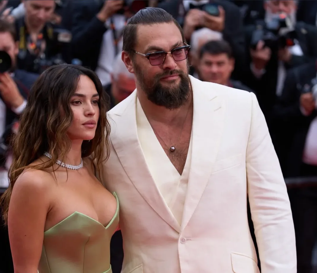 Jason Momoa y Adria Arjona presumen su amor en Cannes: ¿Qué sabemos de la pareja?