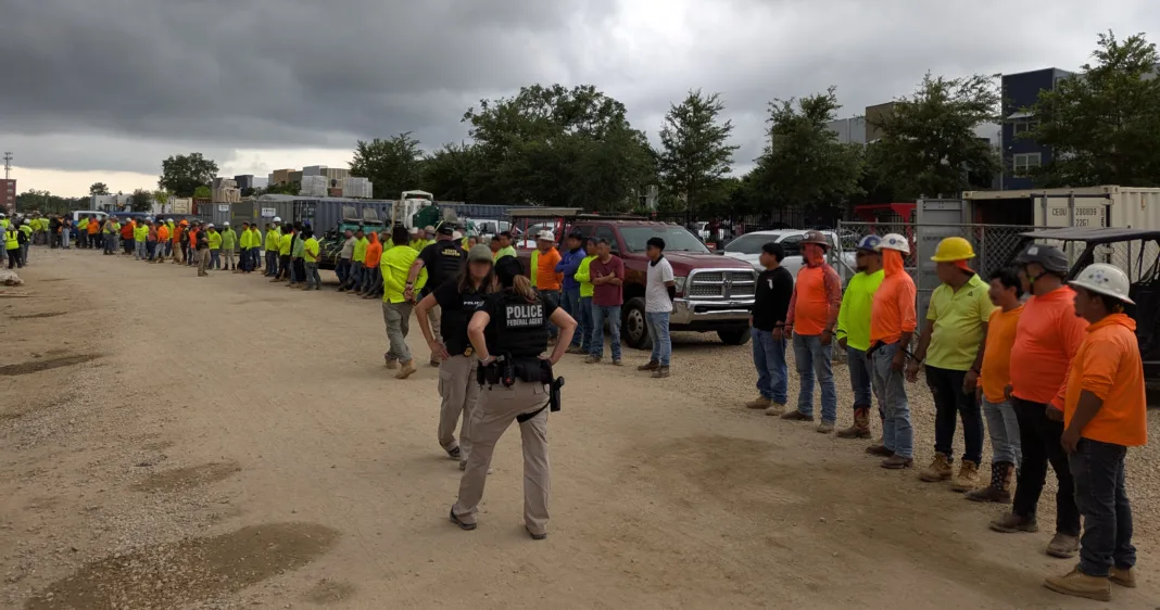 Redadas de ICE en Florida terminan con más de 100 inmigrantes detenidos, así reaccionó la comunidad