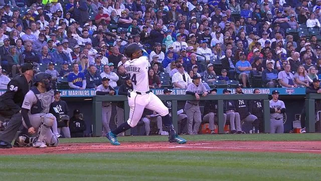 El dominicano Julio Rodríguez conecta jonron de 433 pies contra los Yankees