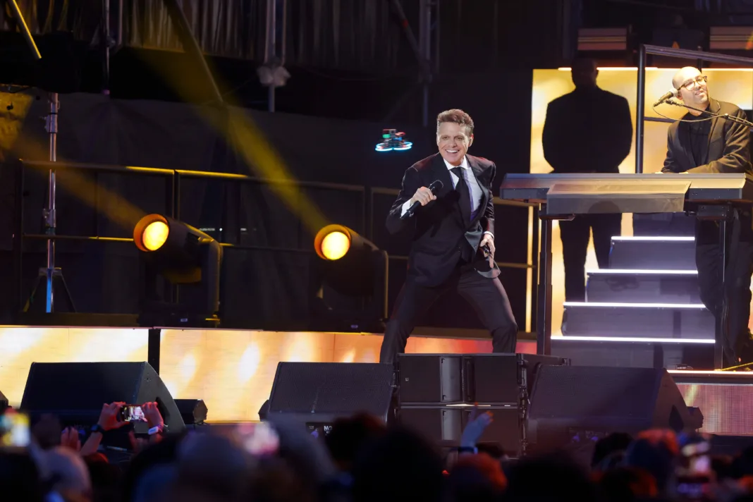 El Sol brilla más que nunca: Luis Miguel es el latino con la gira más exitosa