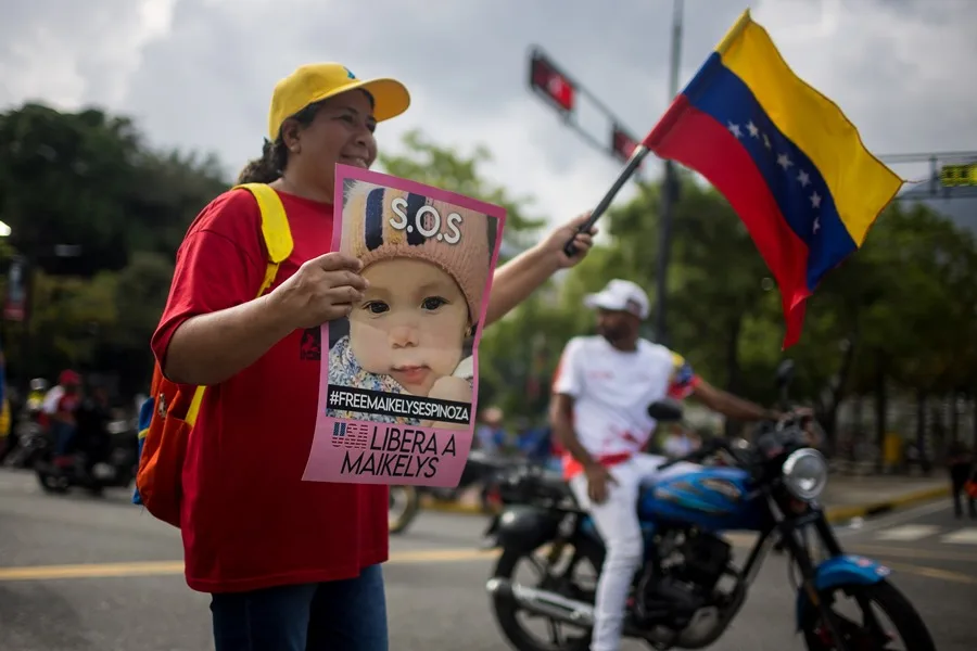 niña separada por EE.UU. regresa a Venezuela
