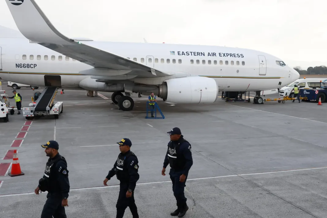 Human Rights Watch denuncia trato abusivo a deportados de EE.UU. en Costa Rica