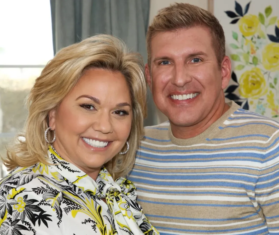 Pareja condenada por fraude y evasión fiscal es indultada por Trump: Todo sobre el caso de Todd y Julie Chrisley