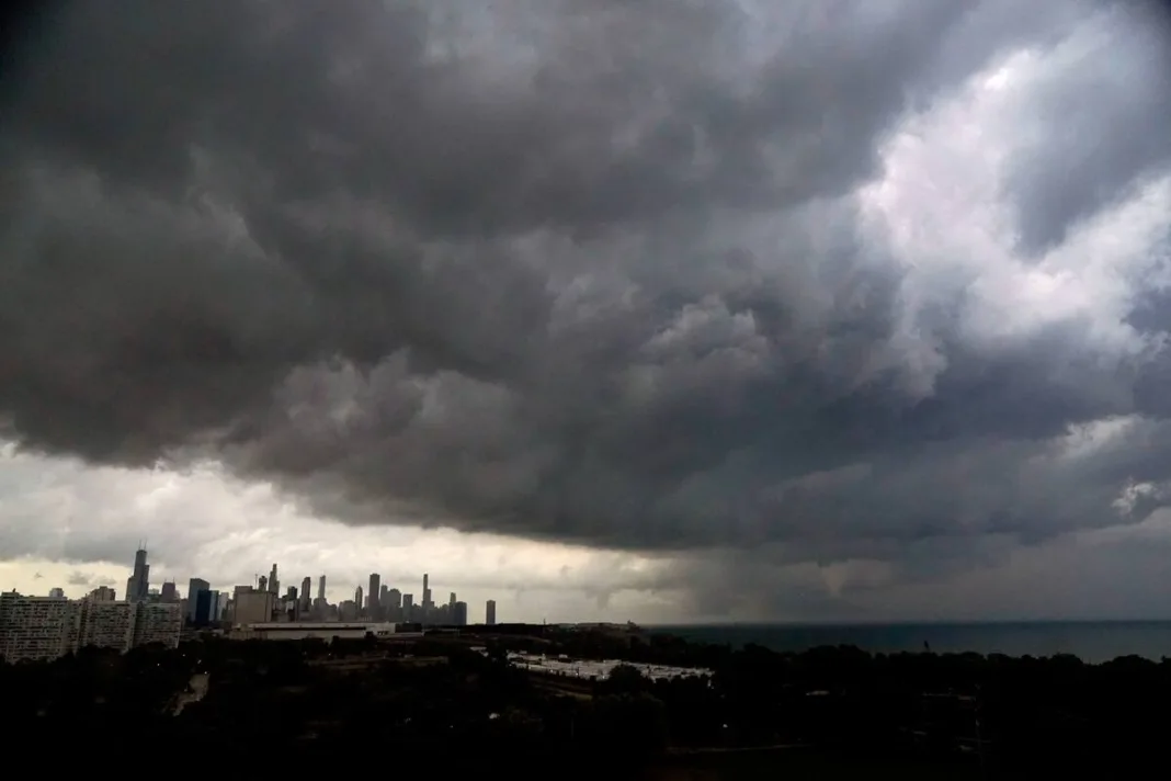 tormentas en el Este y calor sofocante en el Oeste
