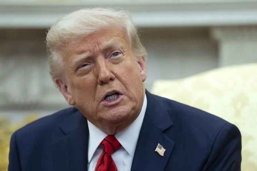 ADN a migrantes desata nueva demanda contra Trump
