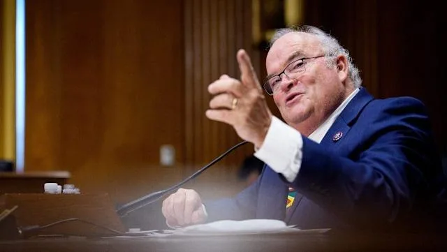Billy Long, excongresista, se convierte en nuevo comisionado del IRS