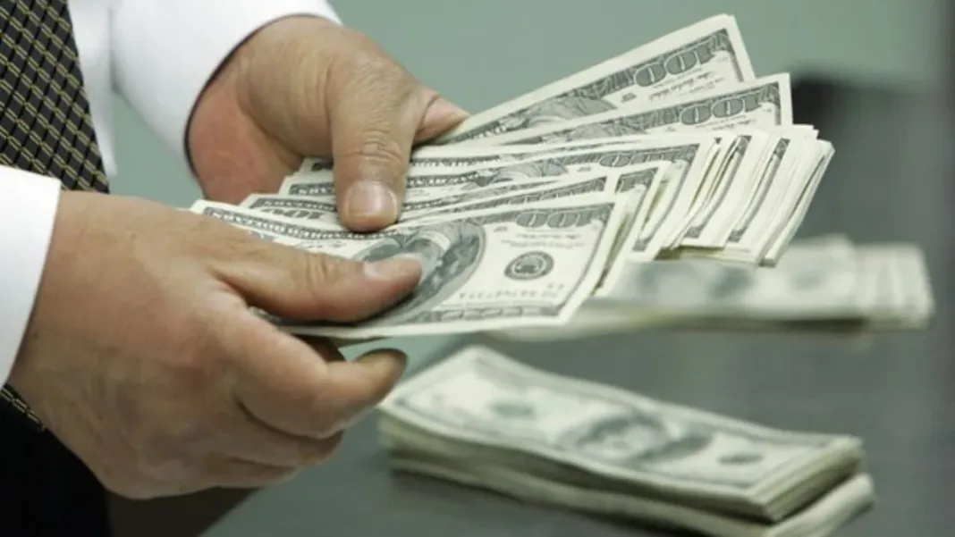 Chicago sube salario mínimo y cambia reglas de descanso