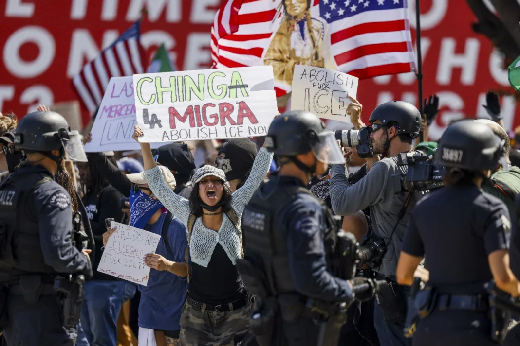 EN PORTADA CALIFORNIA RESISTE ATAQUES DE TRUMP
