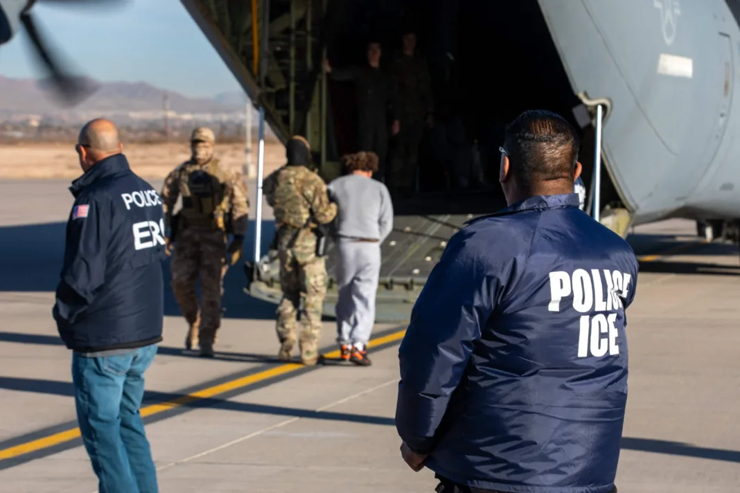 ICE detiene en Texas a 146 migrantes