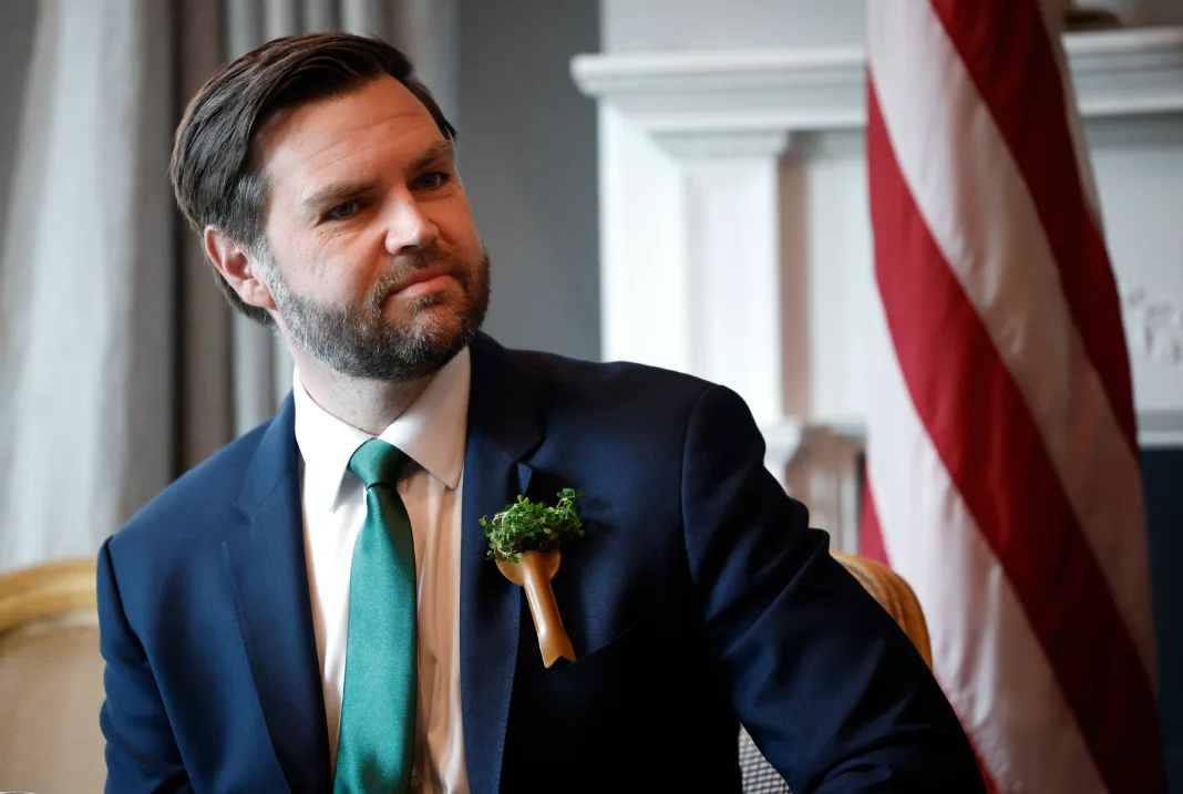 JD Vance responde tras guiño de Musk como posible sucesor