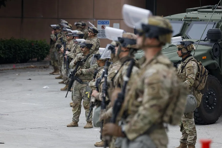Ejército pide retirarse de Los Ángeles tras ola de protestas