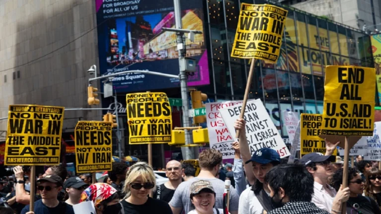 Masivas protestas en EE.UU. contra bombardeos a Irán
