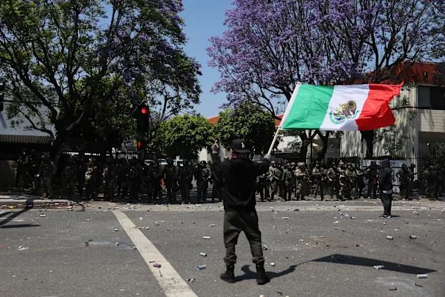 Mexicanos alzan la voz contra redadas