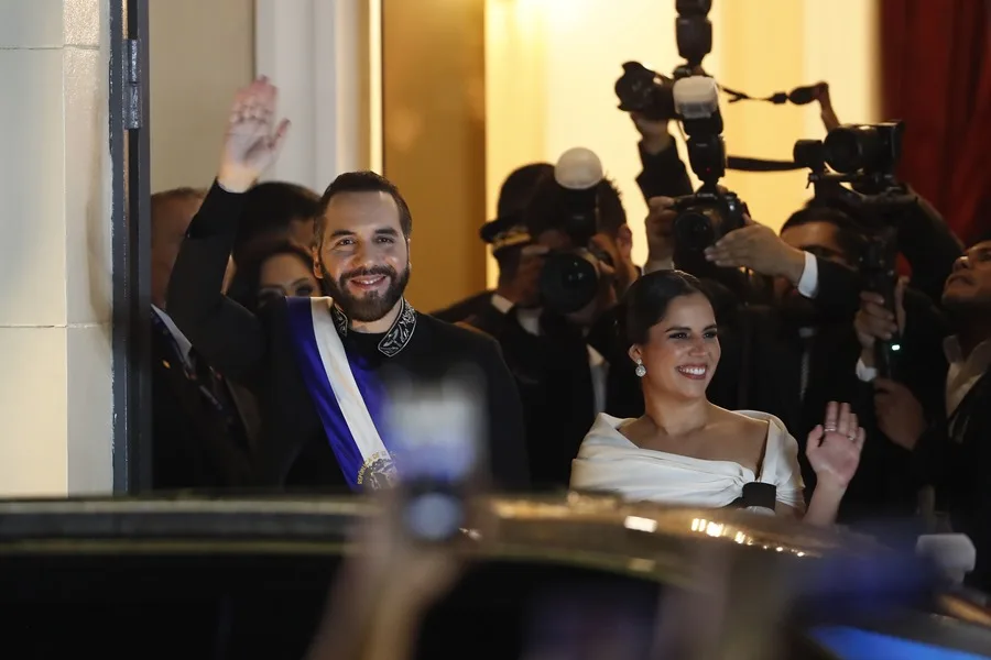 Nayib Bukele minimiza críticas: “No me importa el término dictador”
