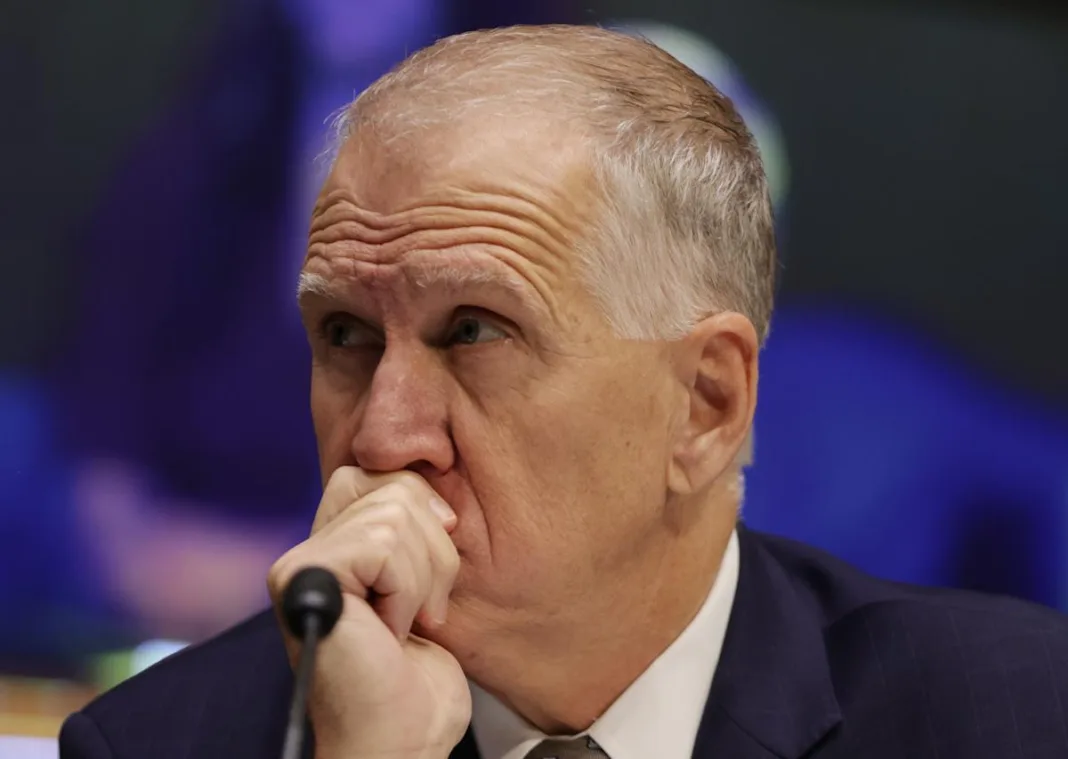 Thom Tillis se retira