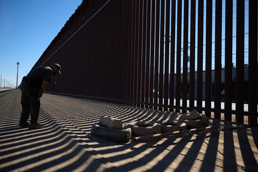 Tienen los migrantes derecho a abogado en California