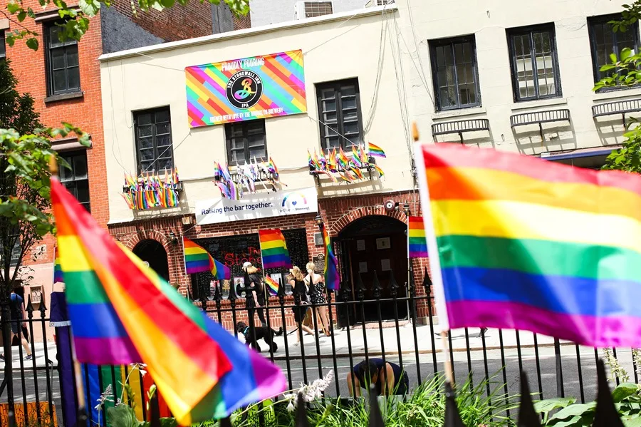 Tiroteo en Stonewall tras marcha LGBTQ+ deja 2 heridos
