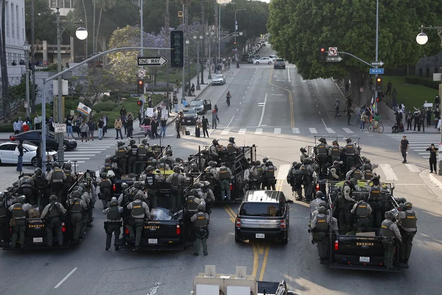 Toque de queda en Los Ángeles