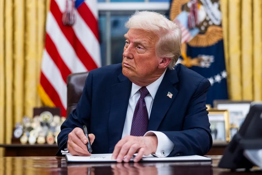 Trump bloquea fondos en todo EE.UU.