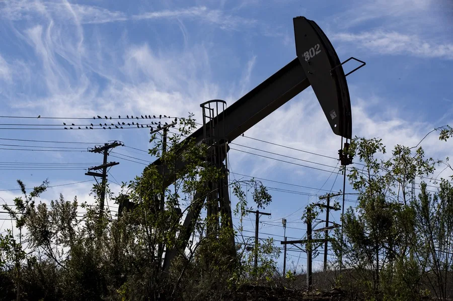 Trump pide bajar precios del petróleo