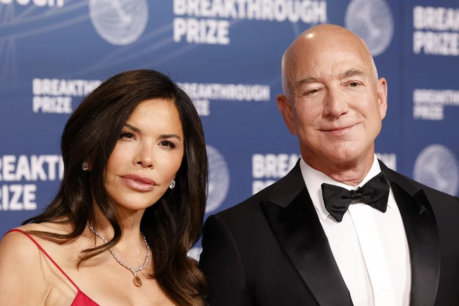 Venecia festeja el cambio de lugar de la boda de Jeff Bezos