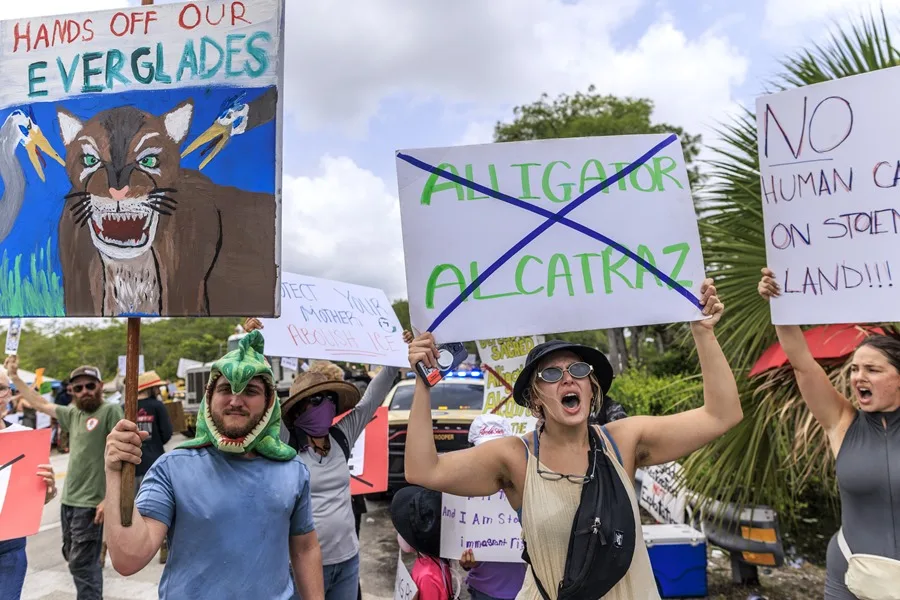 Alligator Alcatraz: protestas estallan en Florida contra la cárcel migratoria