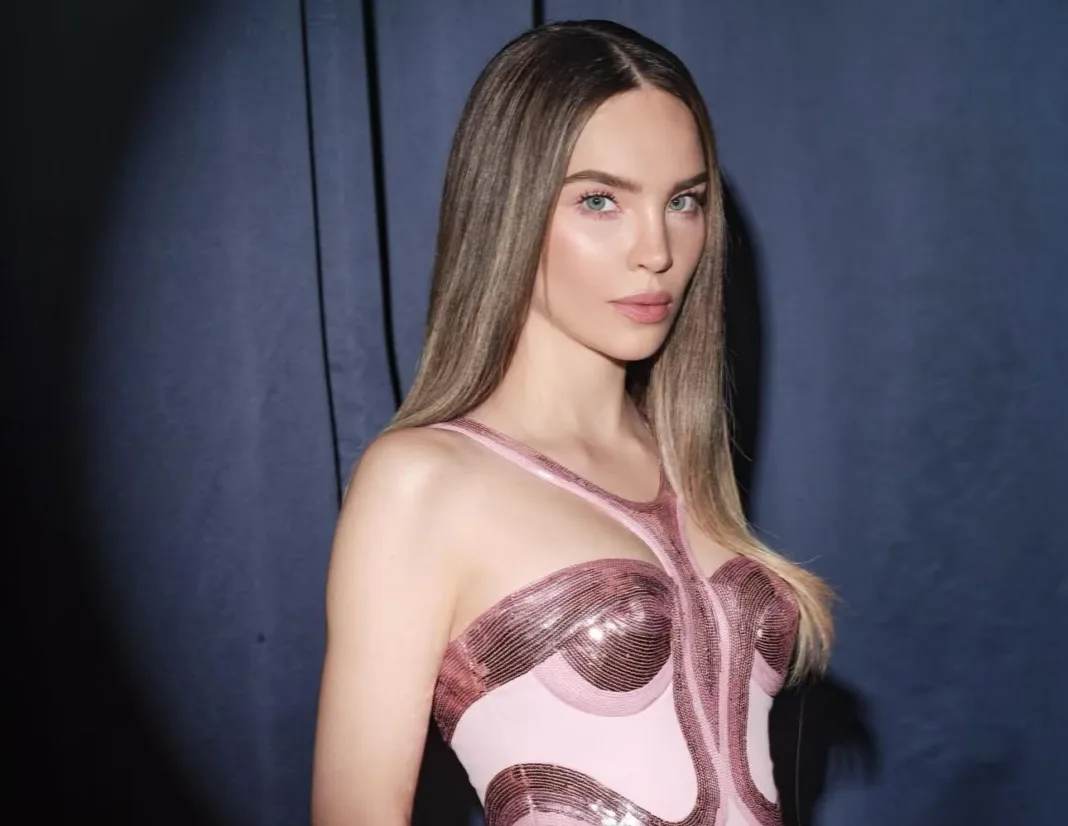 Belinda lanza trend viral y los fans reaccionan con burlas hacia Ángela Aguilar