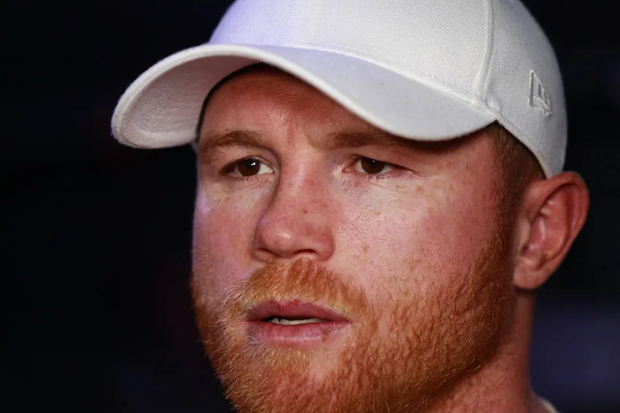 Benavidez dispara contra Canelo: “Su equipo está lleno de esteroides”