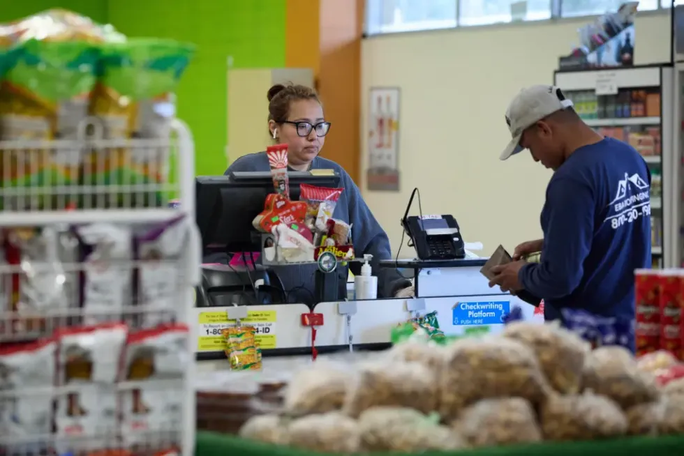 ¿Crisis económica? Más familias recurren a créditos de “compre ahora y pague después”