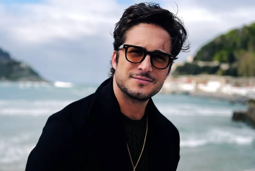 Diego Boneta pide calma ante redadas: “No caigamos en la trampa”