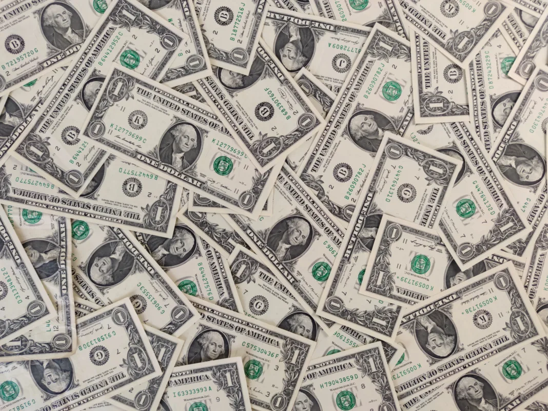 Seguridad Social en riesgo: Se agota el fondo de pensiones - California anuncia pago de $725: ¿Cuándo llega y quién lo recibe?