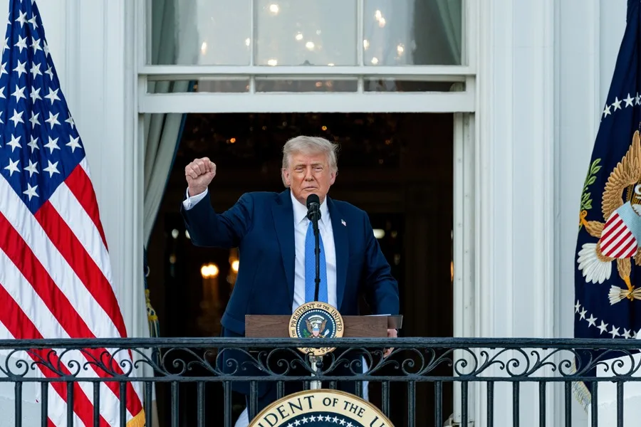 Trump amenaza con sancionar a Rusia y Ucrania si no se alcanza un alto al fuego