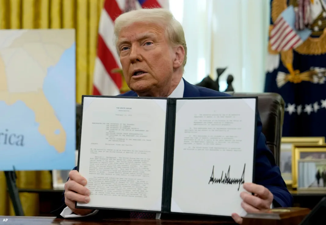Administración Trump defiende ante la Corte los recortes masivos en el sector educativo