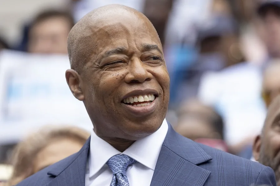 Eric Adams: El alcalde de NY busca reelección como independiente