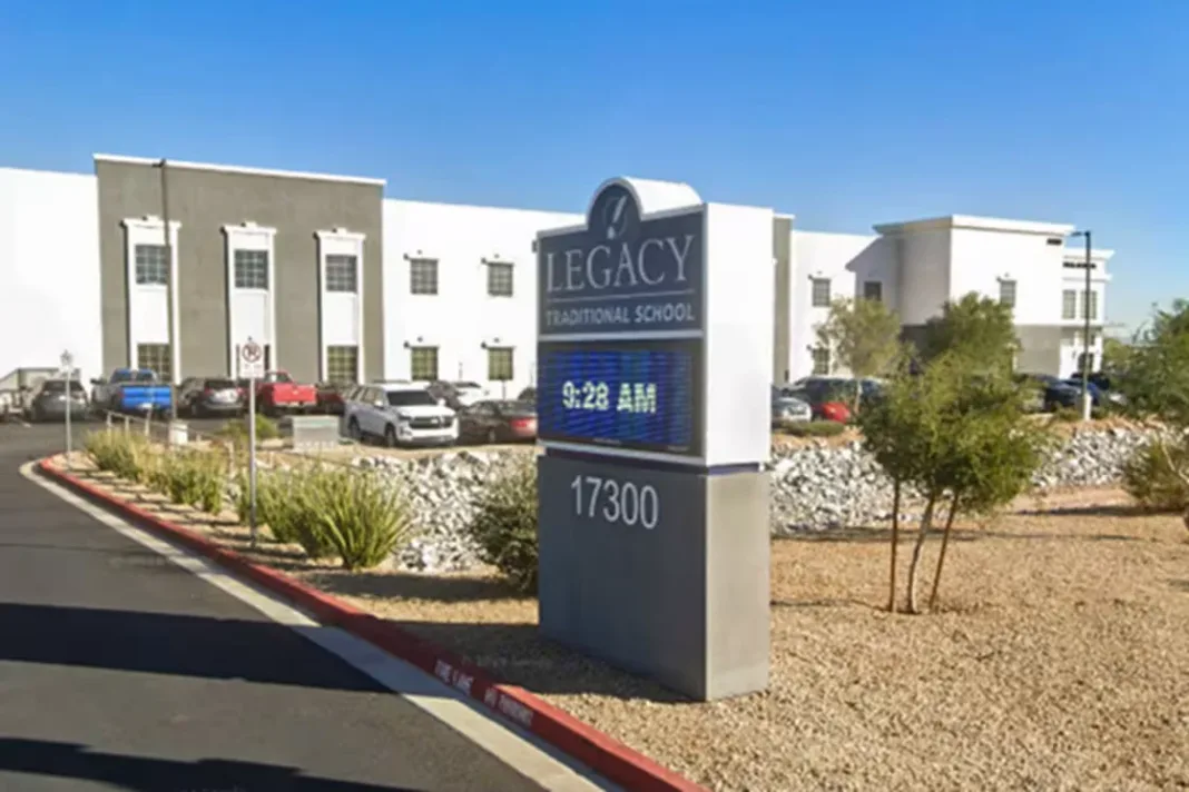 Arizona: Estudiantes de 10 años planeaban simular el suicidio de un estudiante