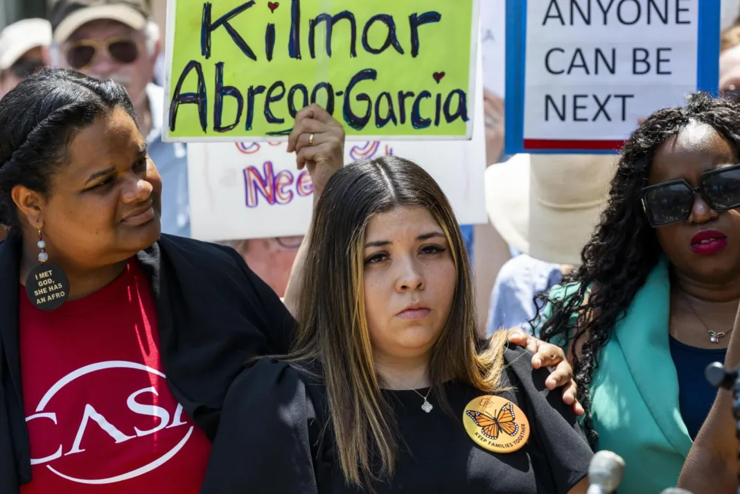 Ábrego Kilmar, migrante deportado por error, se declara inocente de tráfico