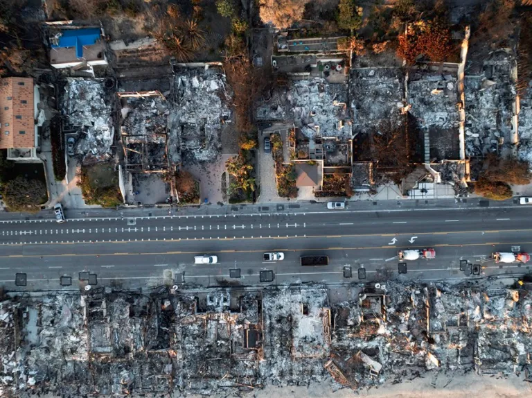 California aprueba ayuda para damnificados por incendios y desastres naturales