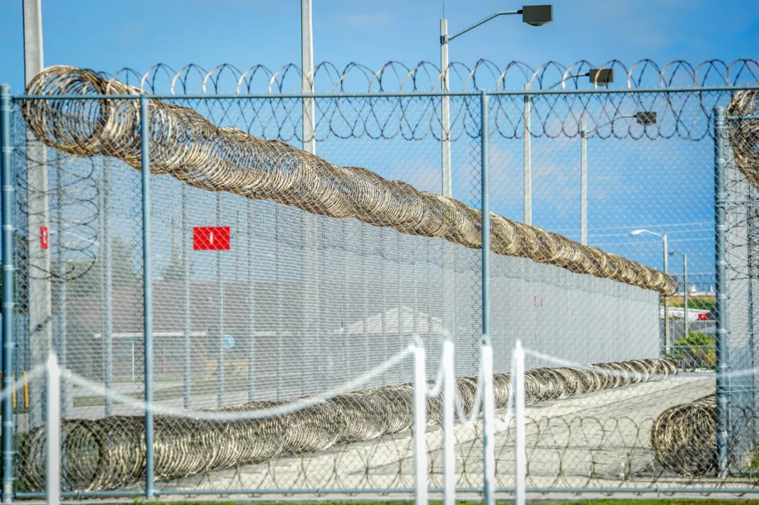 Indignación en Miami por muerte de cubano detenido por ICE