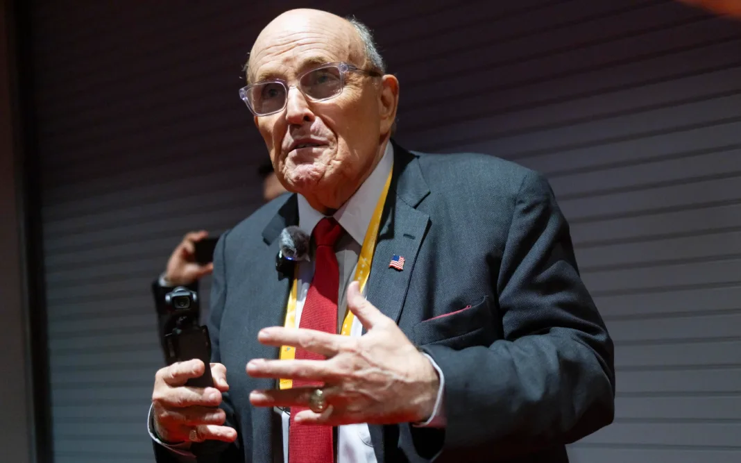 Trump incorpora a Rudy Giuliani a su Consejo de Seguridad
