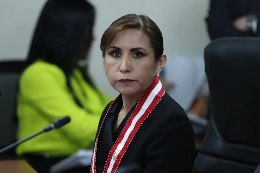 suspenden a exfiscal general