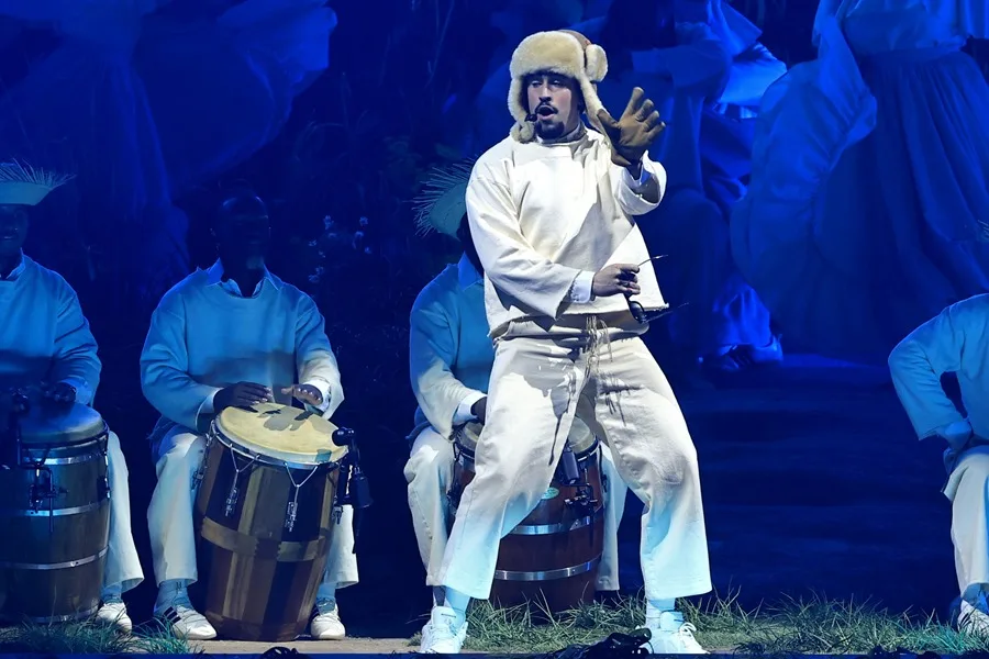 Bad Bunny estrena “Alambre Púa”: Escúchala aquí