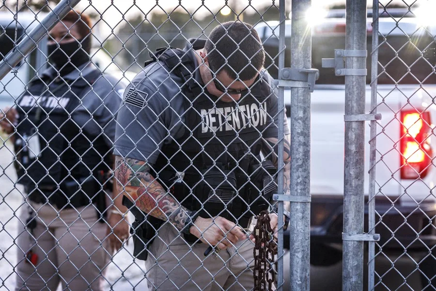 Críticas al ICE en Florida por detener a un menor de Honduras y quitárselo a una familia de acogida