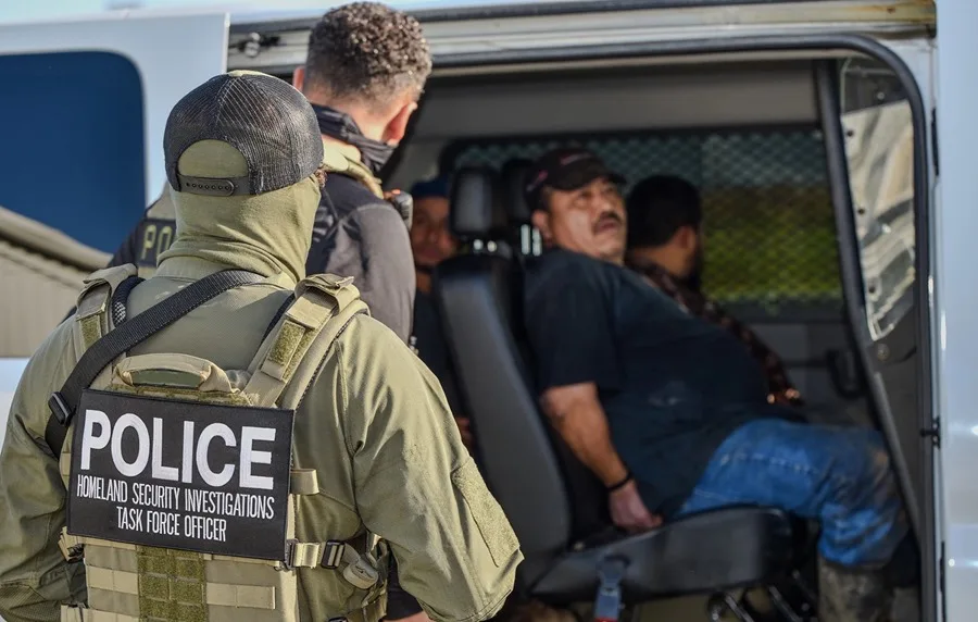 ICE arresta a mujer de 71 años en San Diego