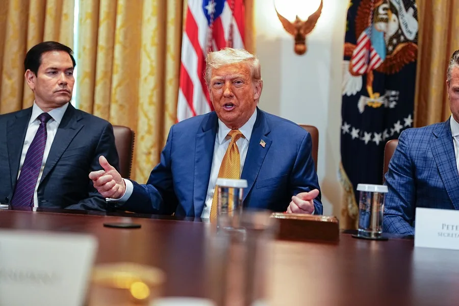 La tormenta Epstein sacude al círculo de Trump