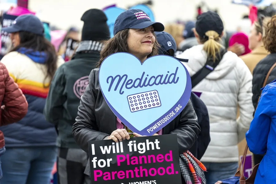 Jueza frena intento de cortar fondos a Planned Parenthood en EE.UU.